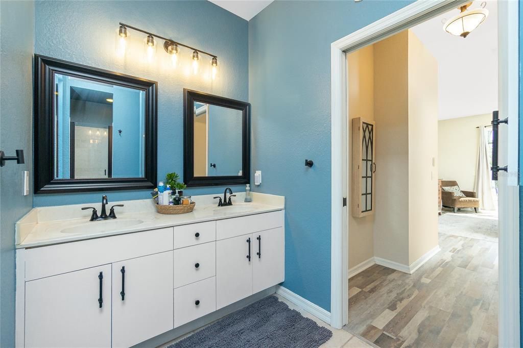 Activo con contrato: $385,000 (3 camas, 2 baños, 1751 Pies cuadrados)