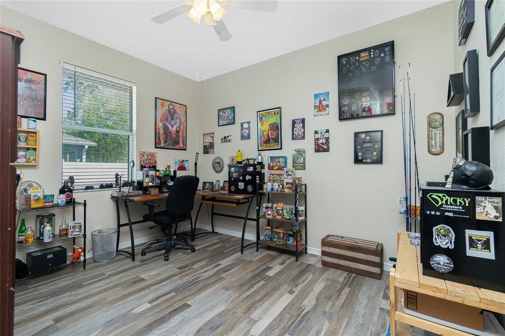 Activo con contrato: $385,000 (3 camas, 2 baños, 1751 Pies cuadrados)