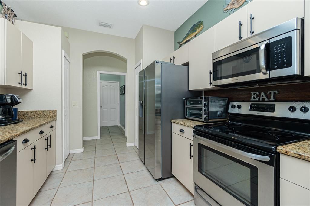 Activo con contrato: $385,000 (3 camas, 2 baños, 1751 Pies cuadrados)