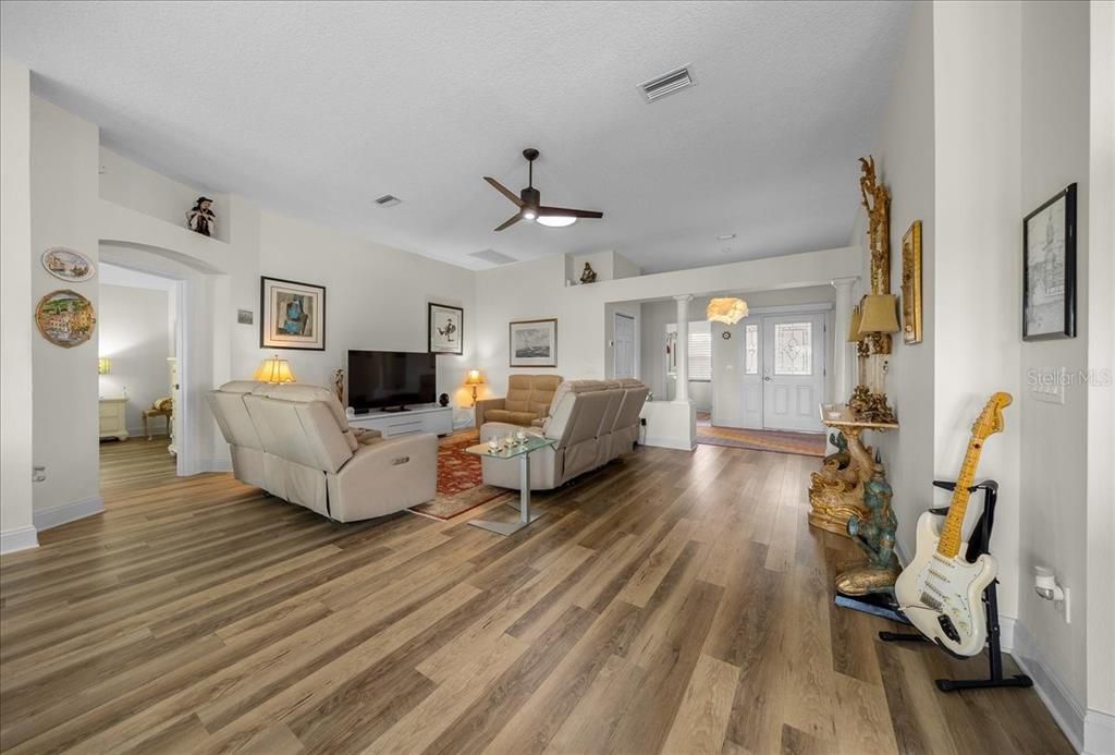 Active With Contract: $525,000 (3 beds, 2 baths, 1761 Square Feet)