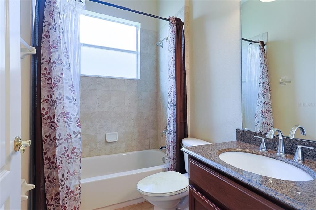 待售: $369,000 (3 贝兹, 3 浴室, 1820 平方英尺)