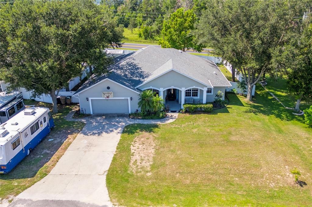 Под контрактом: $399,990 (4 спален, 3 ванн, 2579 Квадратных фут)