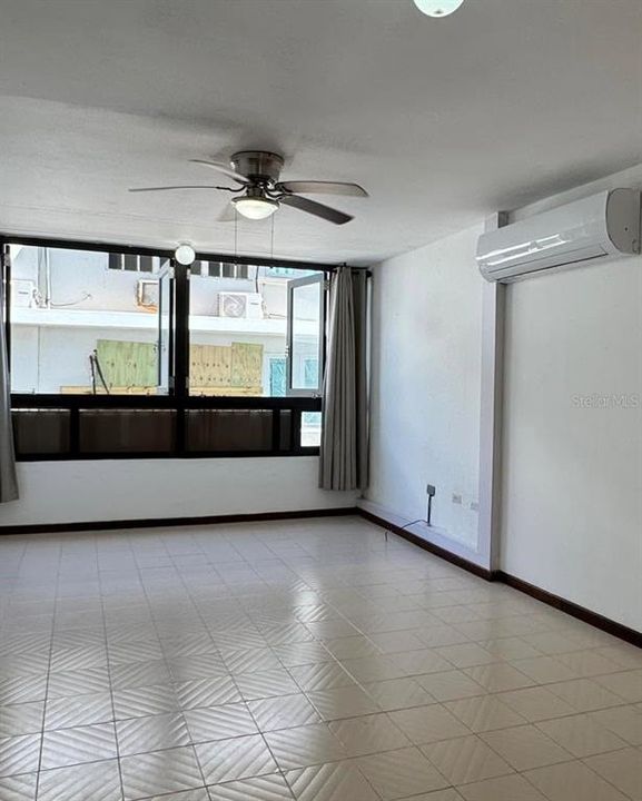 For Sale: $215,000 (0 beds, 1 baths, 320 Square Feet)