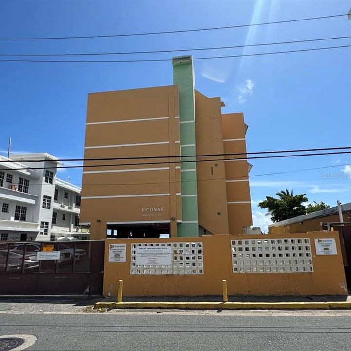 For Sale: $215,000 (0 beds, 1 baths, 320 Square Feet)