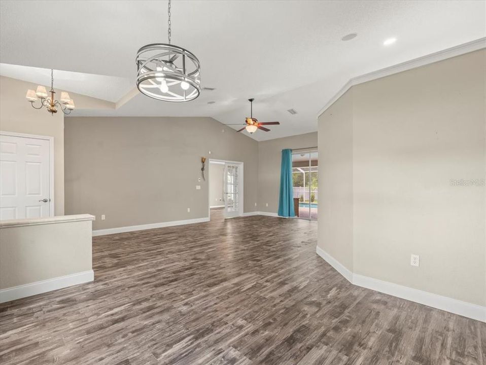 For Sale: $480,000 (3 beds, 2 baths, 2092 Square Feet)