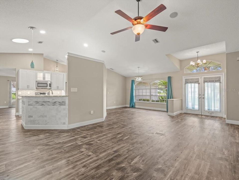 For Sale: $480,000 (3 beds, 2 baths, 2092 Square Feet)