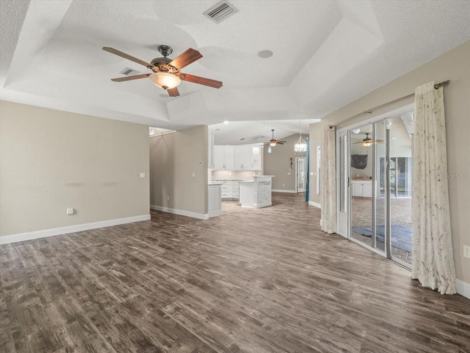 For Sale: $480,000 (3 beds, 2 baths, 2092 Square Feet)