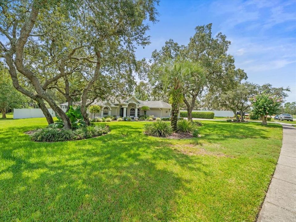 For Sale: $480,000 (3 beds, 2 baths, 2092 Square Feet)