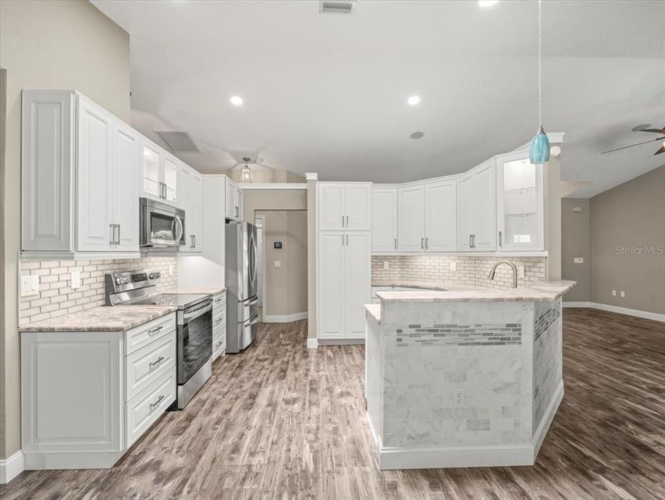 For Sale: $480,000 (3 beds, 2 baths, 2092 Square Feet)