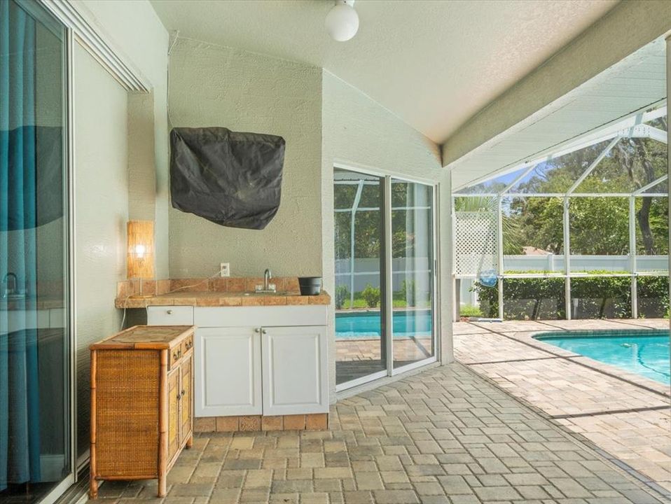 For Sale: $480,000 (3 beds, 2 baths, 2092 Square Feet)