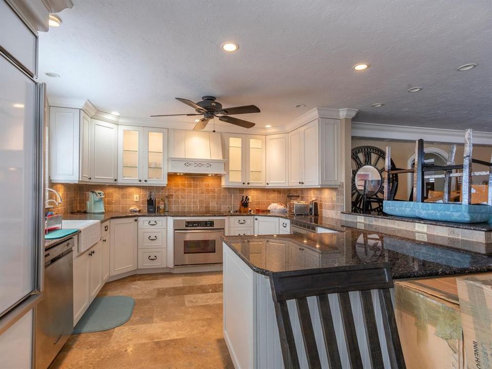 For Sale: $19,999,000 (7 beds, 7 baths, 18869 Square Feet)