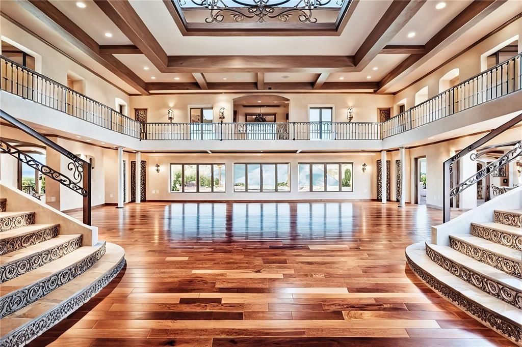 For Sale: $19,999,000 (7 beds, 7 baths, 18869 Square Feet)
