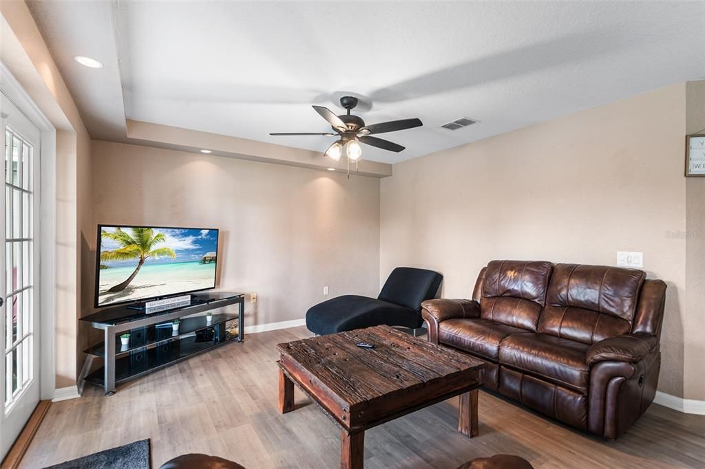 待售: $403,380 (3 贝兹, 2 浴室, 2592 平方英尺)