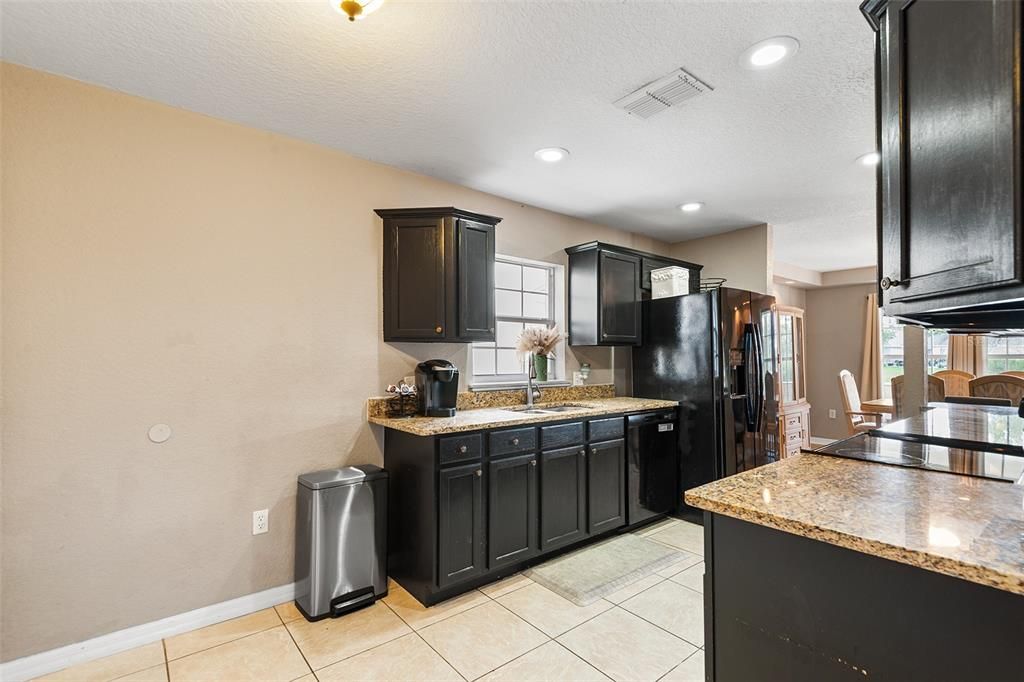 待售: $403,380 (3 贝兹, 2 浴室, 2592 平方英尺)