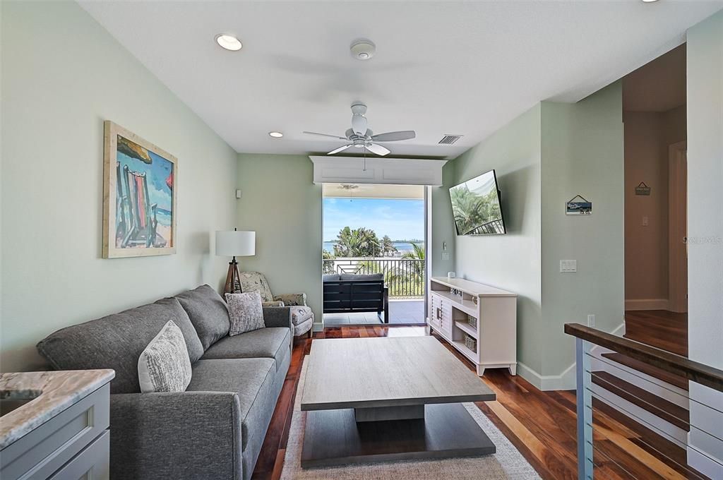 For Rent: $17,000 (4 beds, 3 baths, 2447 Square Feet)