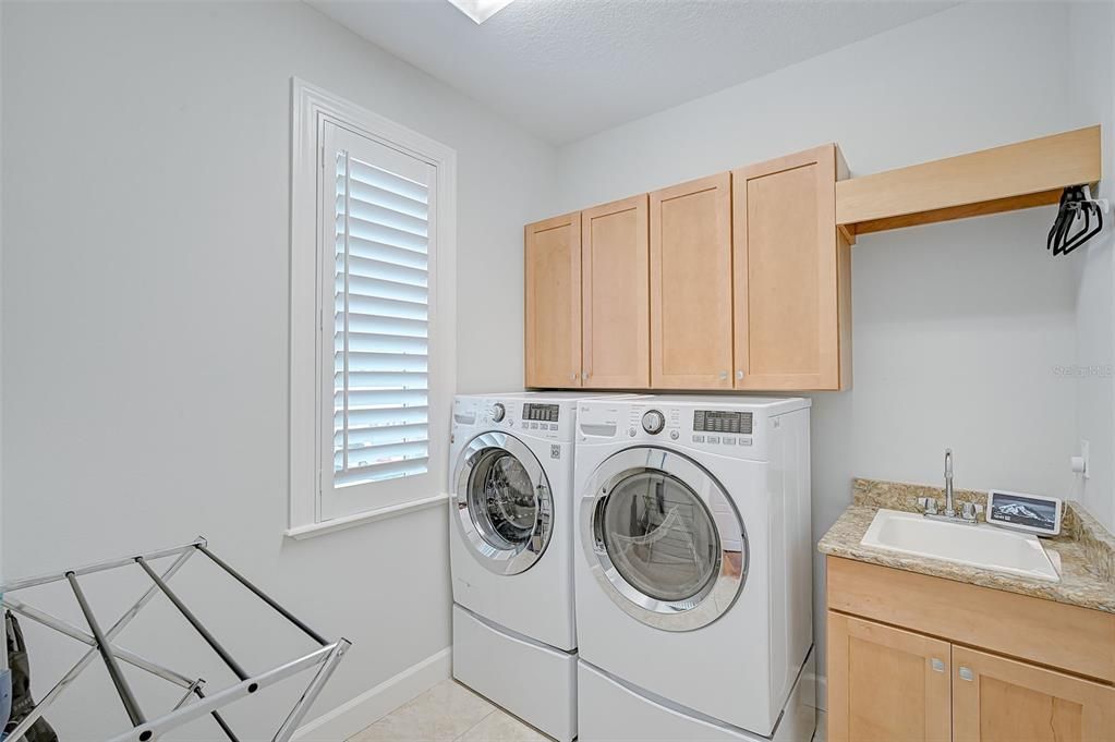 For Rent: $17,000 (4 beds, 3 baths, 2447 Square Feet)