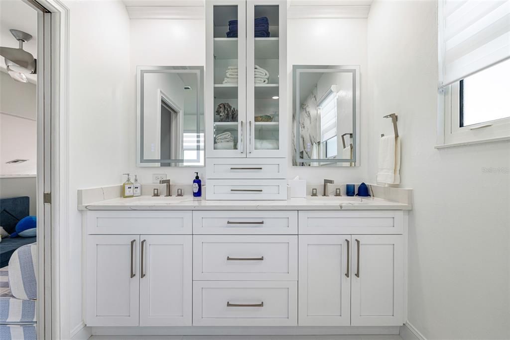 待售: $995,000 (3 贝兹, 3 浴室, 2328 平方英尺)