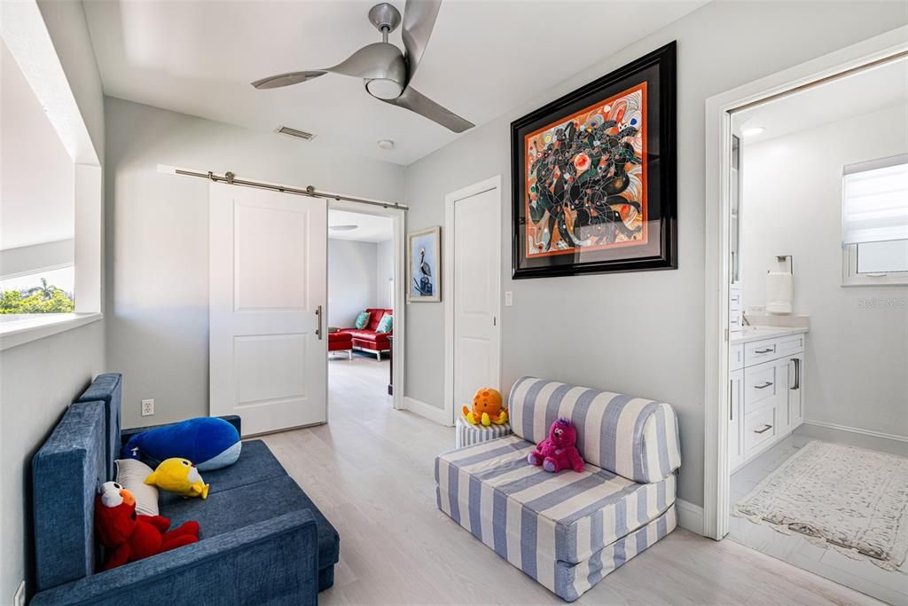 待售: $995,000 (3 贝兹, 3 浴室, 2328 平方英尺)