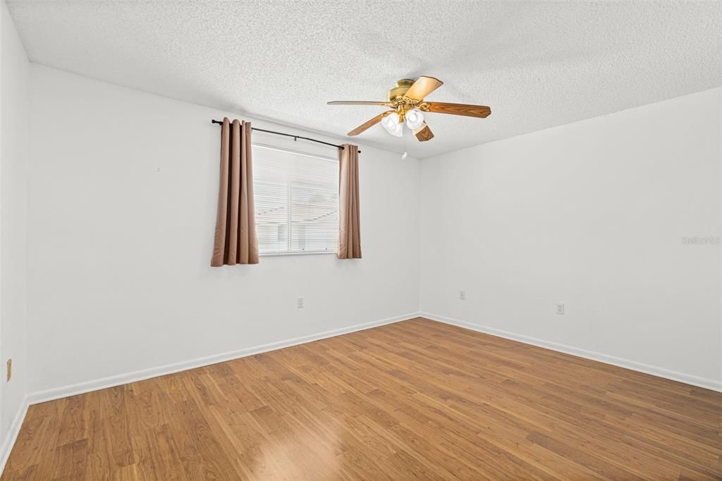 En Venta: $223,500 (2 camas, 2 baños, 1137 Pies cuadrados)