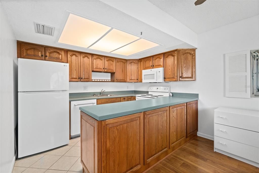 En Venta: $223,500 (2 camas, 2 baños, 1137 Pies cuadrados)