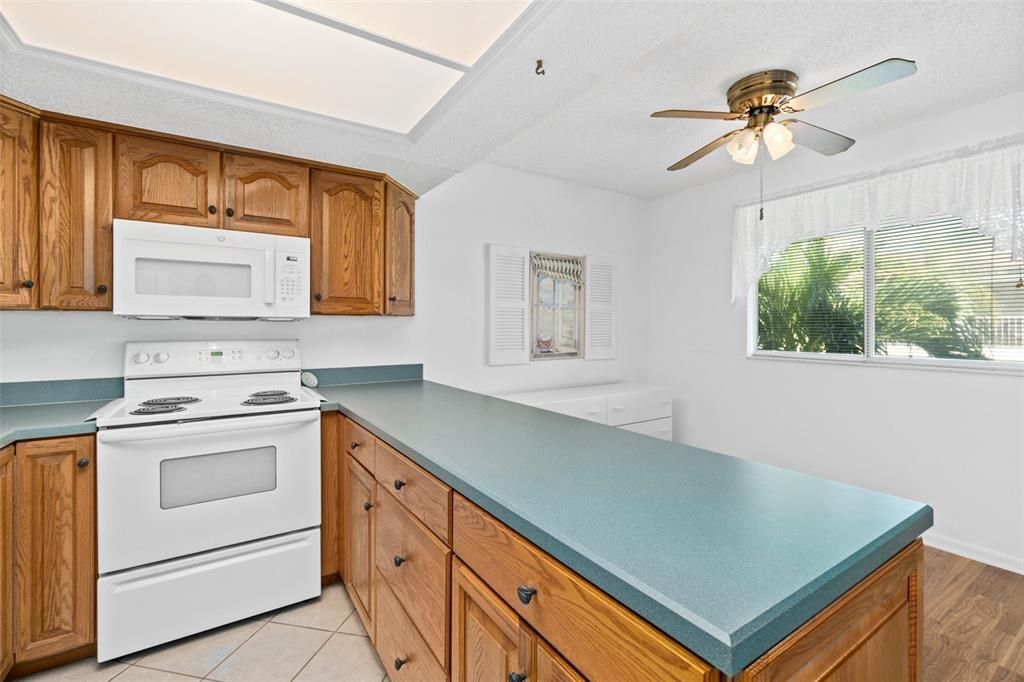 En Venta: $223,500 (2 camas, 2 baños, 1137 Pies cuadrados)