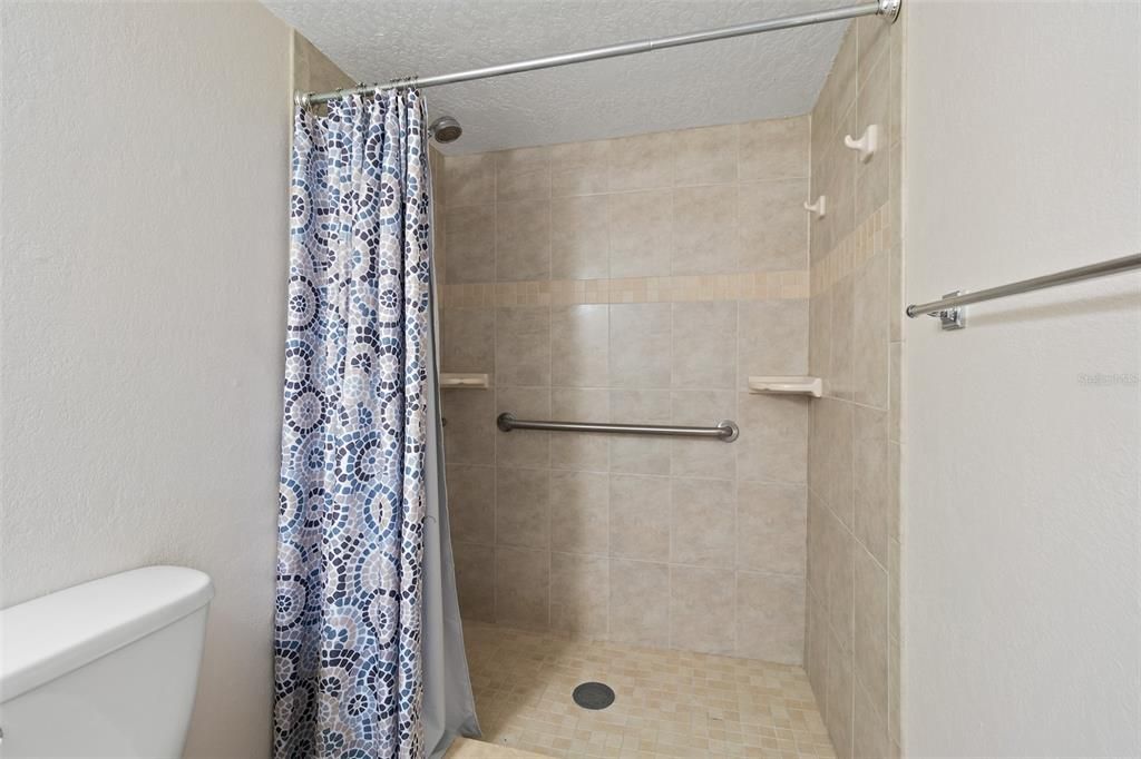 En Venta: $223,500 (2 camas, 2 baños, 1137 Pies cuadrados)