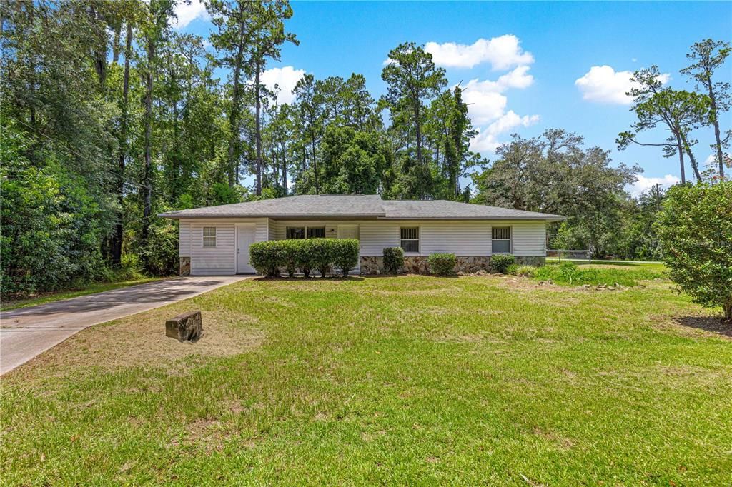 Под контрактом: $180,000 (3 спален, 1 ванн, 1373 Квадратных фут)