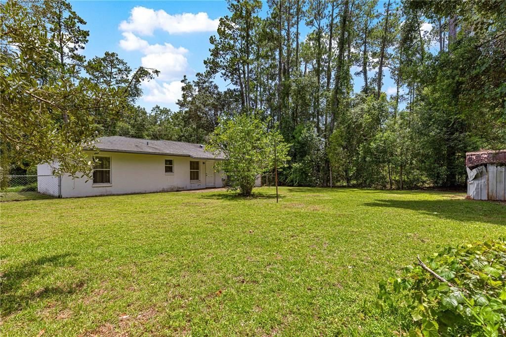 Под контрактом: $180,000 (3 спален, 1 ванн, 1373 Квадратных фут)