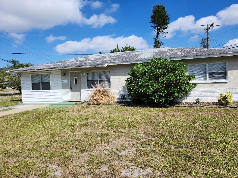 合同活跃: $1,895 (3 贝兹, 2 浴室, 1403 平方英尺)