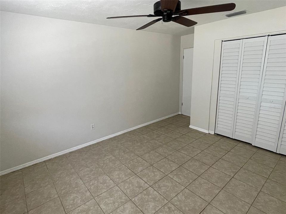 合同活跃: $1,895 (3 贝兹, 2 浴室, 1403 平方英尺)