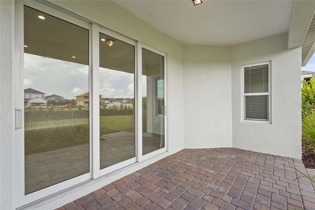 合同活跃: $620,000 (3 贝兹, 3 浴室, 2116 平方英尺)