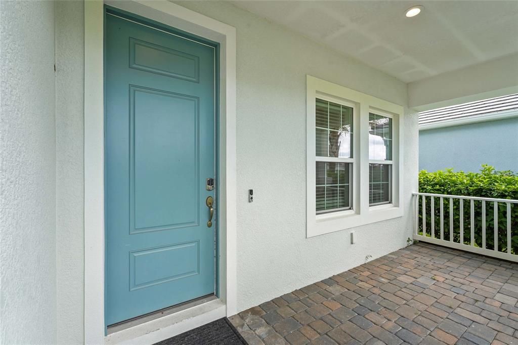 合同活跃: $620,000 (3 贝兹, 3 浴室, 2116 平方英尺)