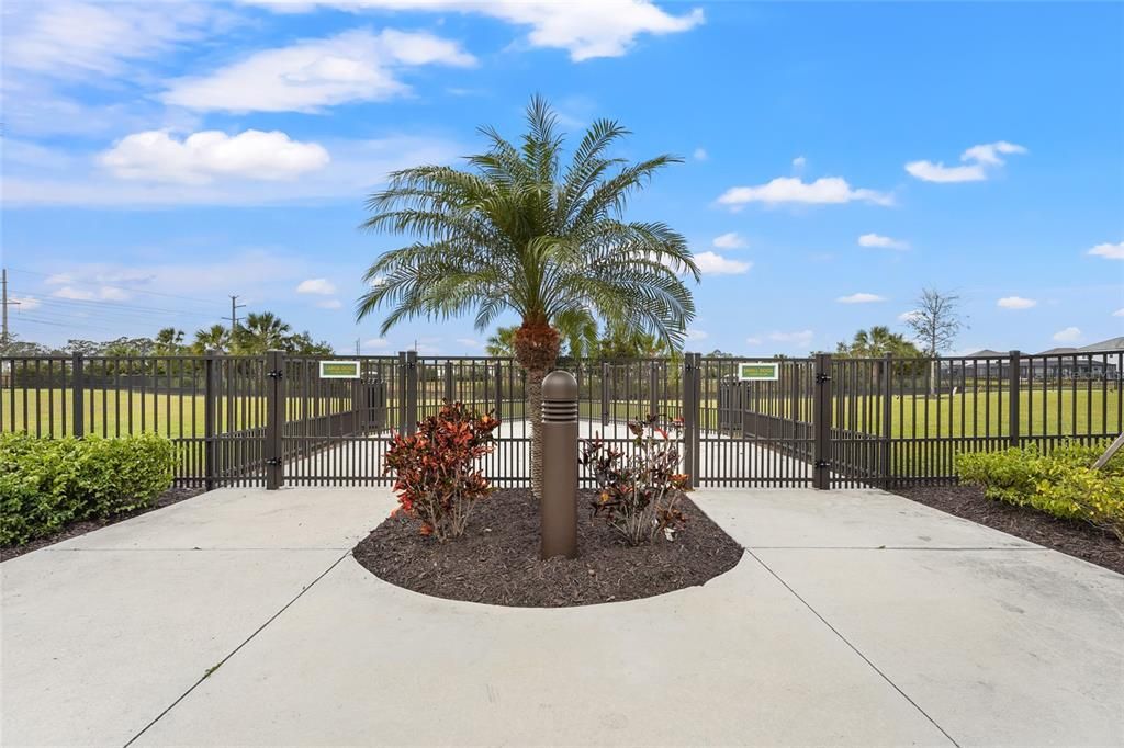 合同活跃: $620,000 (3 贝兹, 3 浴室, 2116 平方英尺)