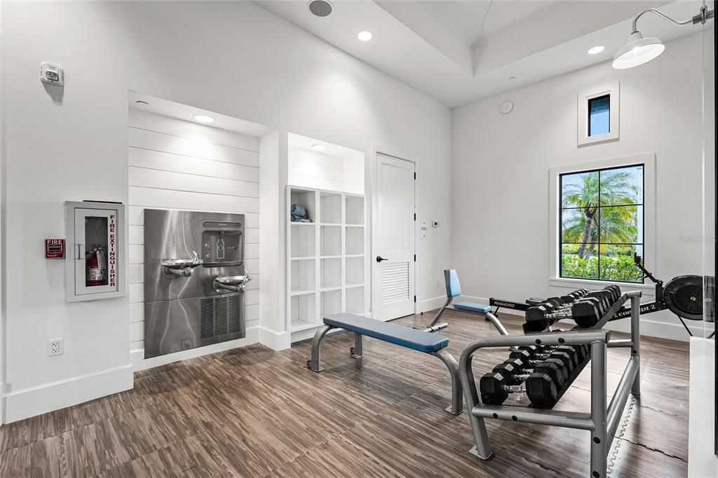 合同活跃: $620,000 (3 贝兹, 3 浴室, 2116 平方英尺)