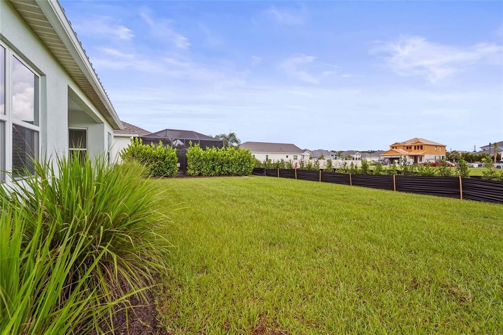 合同活跃: $620,000 (3 贝兹, 3 浴室, 2116 平方英尺)