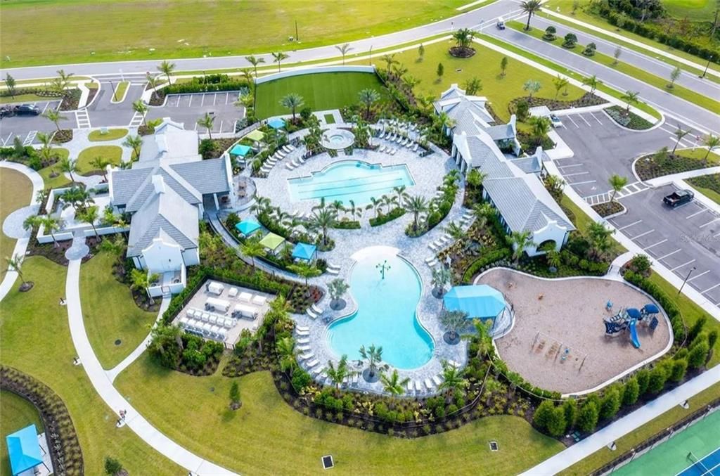 合同活跃: $620,000 (3 贝兹, 3 浴室, 2116 平方英尺)