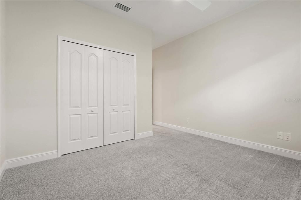 合同活跃: $620,000 (3 贝兹, 3 浴室, 2116 平方英尺)