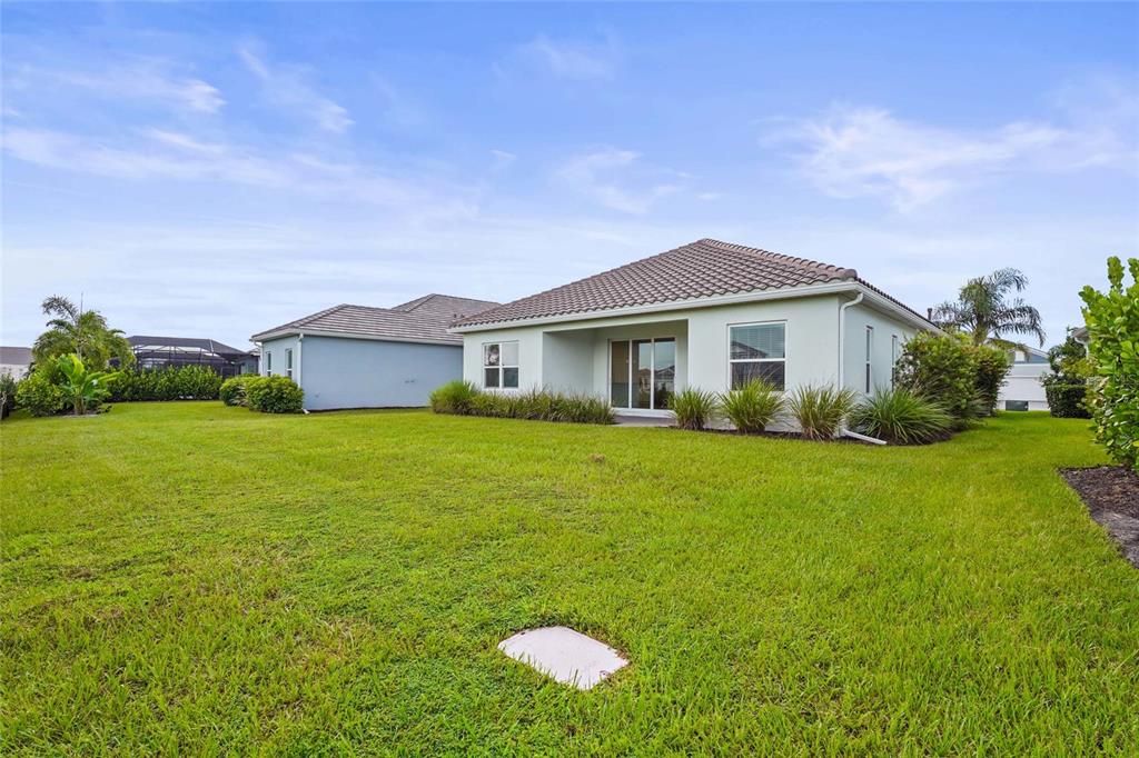 合同活跃: $620,000 (3 贝兹, 3 浴室, 2116 平方英尺)