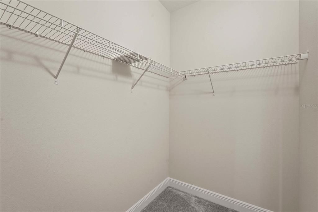 合同活跃: $620,000 (3 贝兹, 3 浴室, 2116 平方英尺)