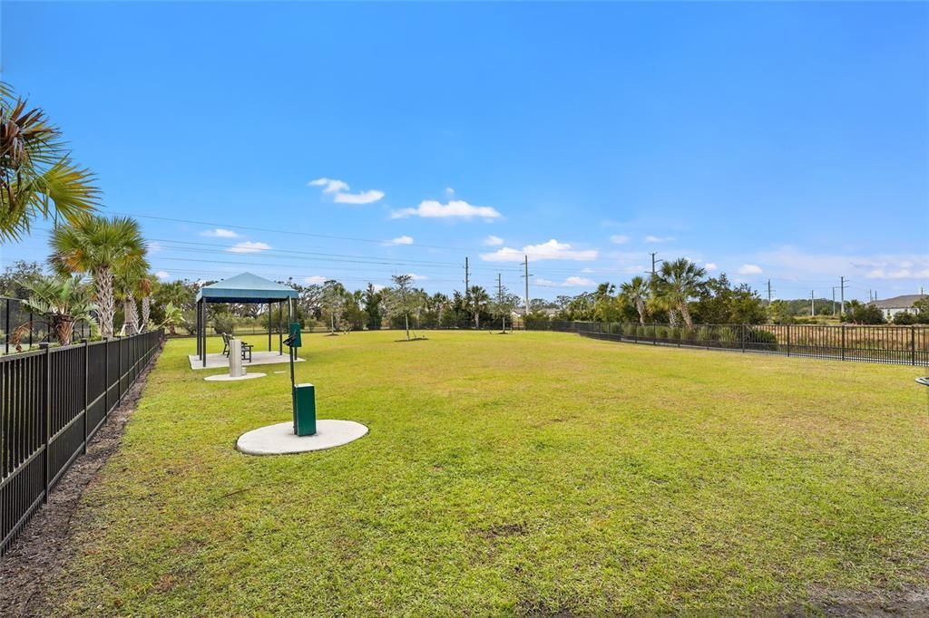 合同活跃: $620,000 (3 贝兹, 3 浴室, 2116 平方英尺)