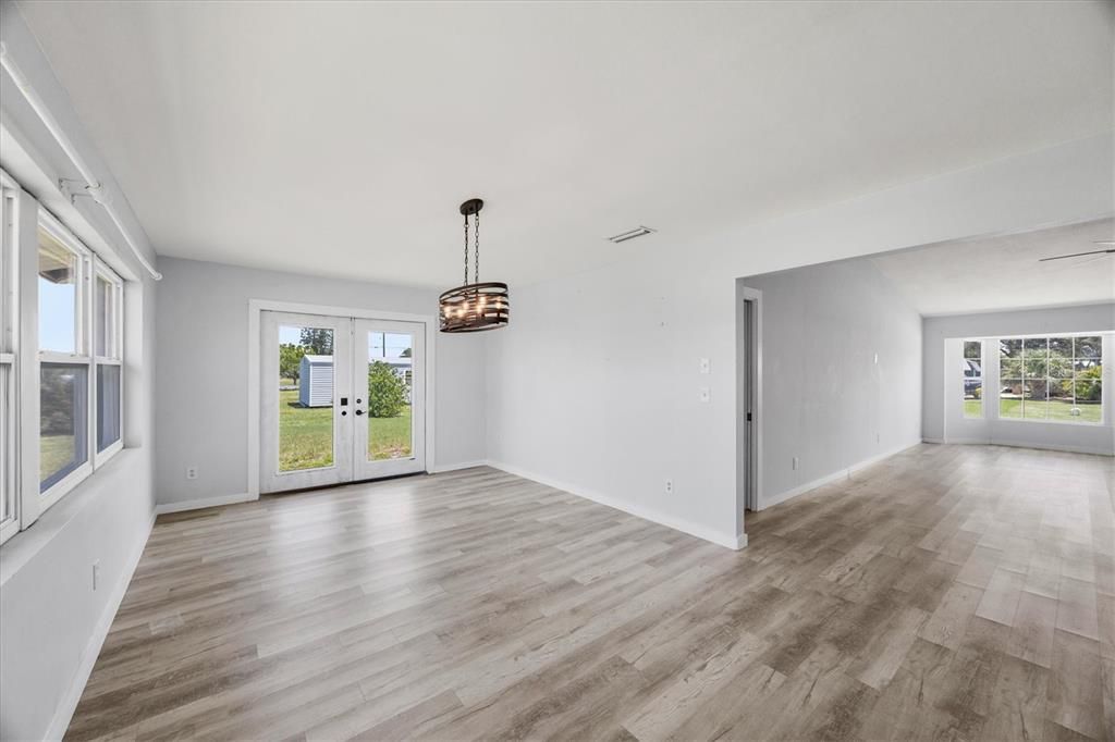 Active With Contract: $240,000 (2 beds, 2 baths, 1330 Square Feet)