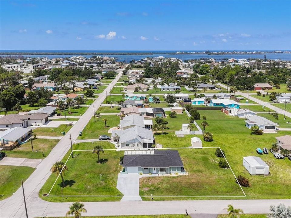 Active With Contract: $240,000 (2 beds, 2 baths, 1330 Square Feet)