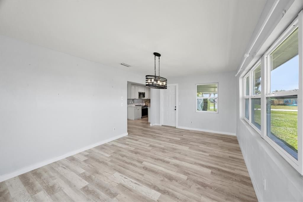 Active With Contract: $240,000 (2 beds, 2 baths, 1330 Square Feet)