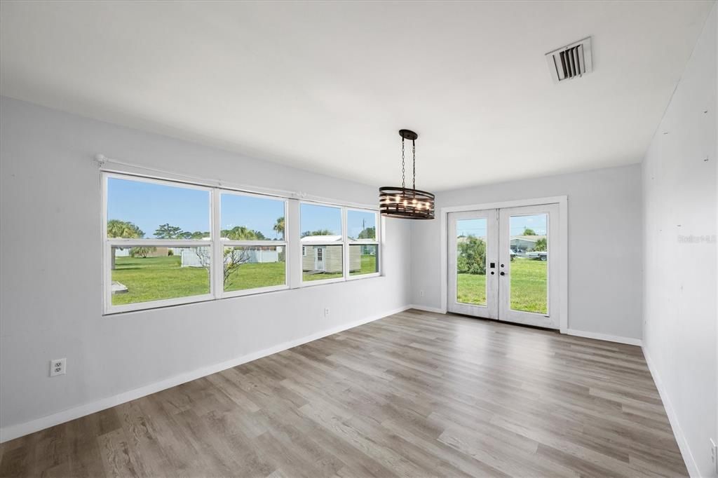 Active With Contract: $240,000 (2 beds, 2 baths, 1330 Square Feet)