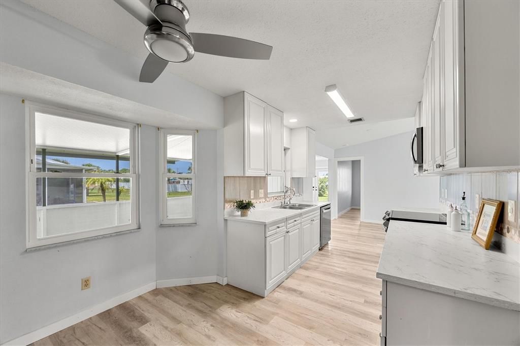 Active With Contract: $240,000 (2 beds, 2 baths, 1330 Square Feet)