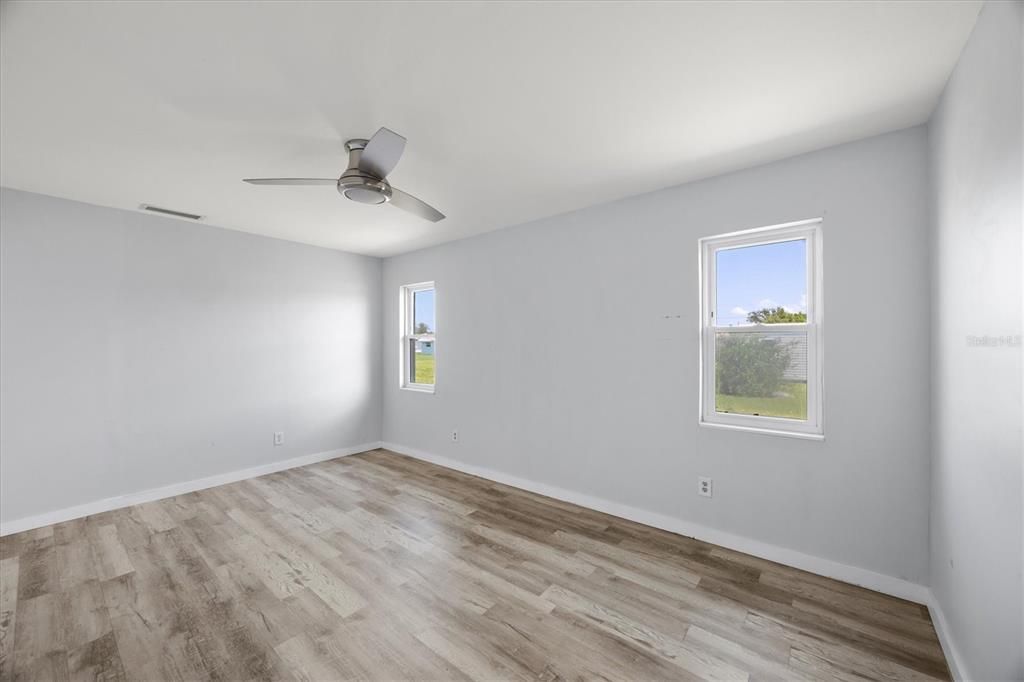 Active With Contract: $240,000 (2 beds, 2 baths, 1330 Square Feet)