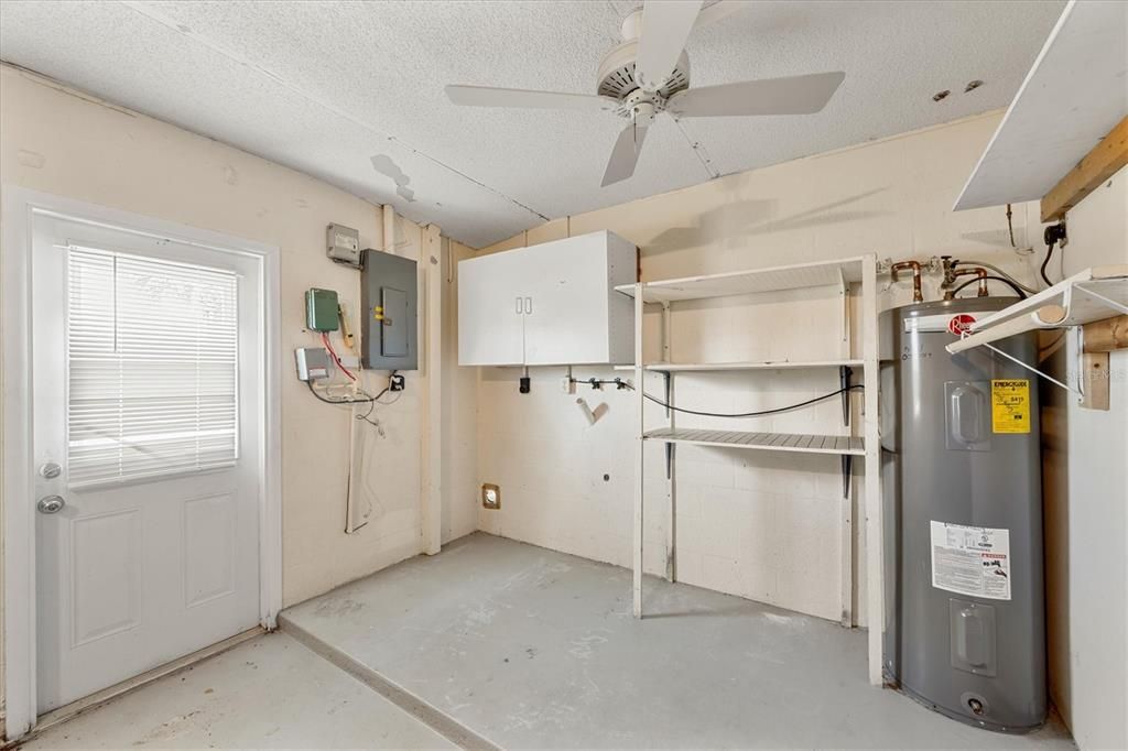 Active With Contract: $240,000 (2 beds, 2 baths, 1330 Square Feet)