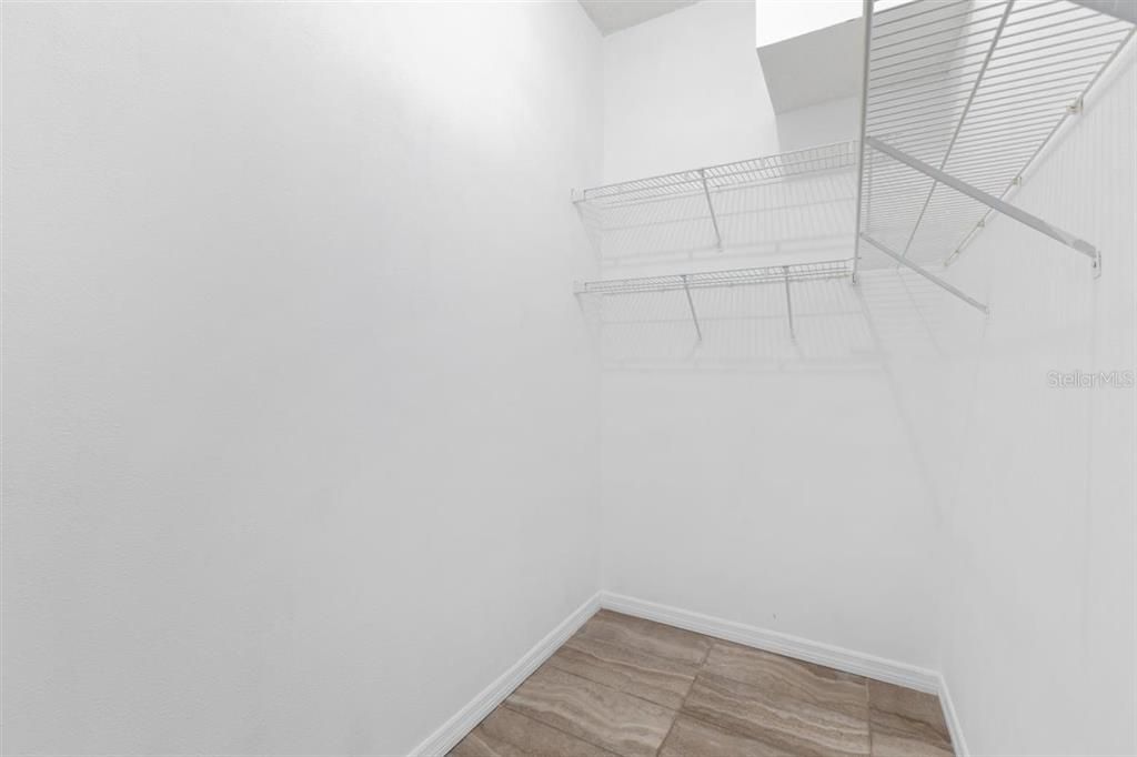 Active With Contract: $469,900 (3 beds, 2 baths, 1674 Square Feet)