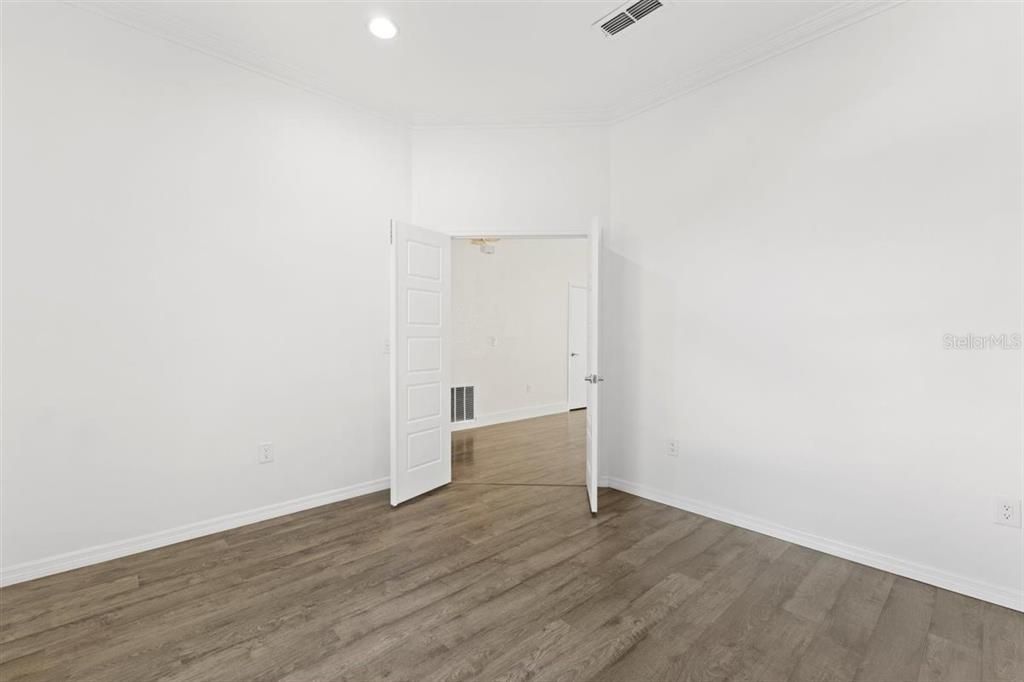 Active With Contract: $469,900 (3 beds, 2 baths, 1674 Square Feet)