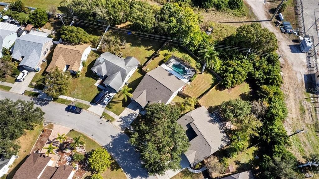 Active With Contract: $469,900 (3 beds, 2 baths, 1674 Square Feet)